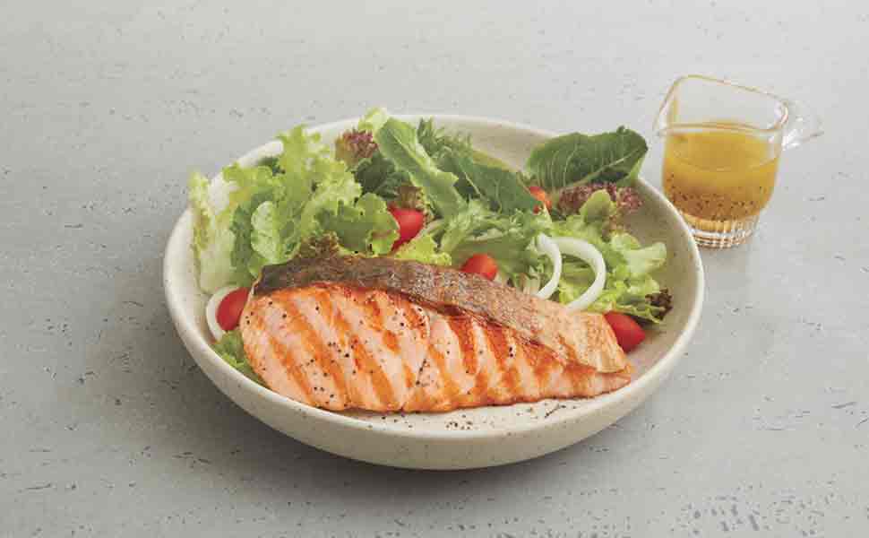 Grilled Salmon Salad