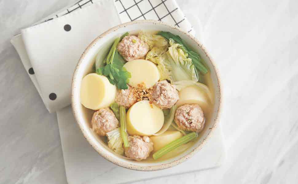 Bean Curd Minced Pork Clear Soup with Chinese Cabbage